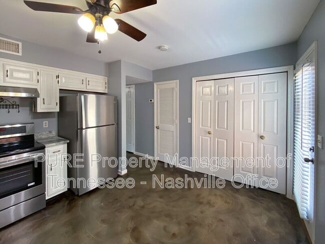 Building Photo - 517 Brentwood Pointe