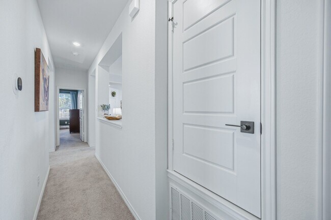 Building Photo - 15307 Oceanus Dr