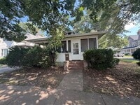 Building Photo - 1601 W Ayres Ave