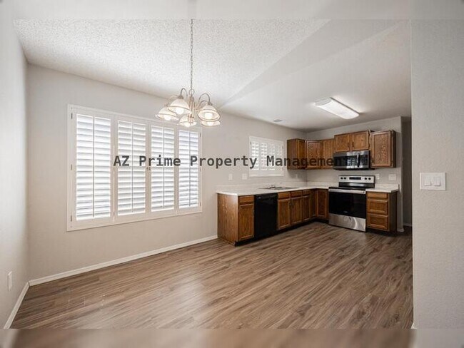 Building Photo - 619 E Jensen St