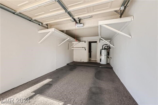 Building Photo - 3045 Pinehurst Dr
