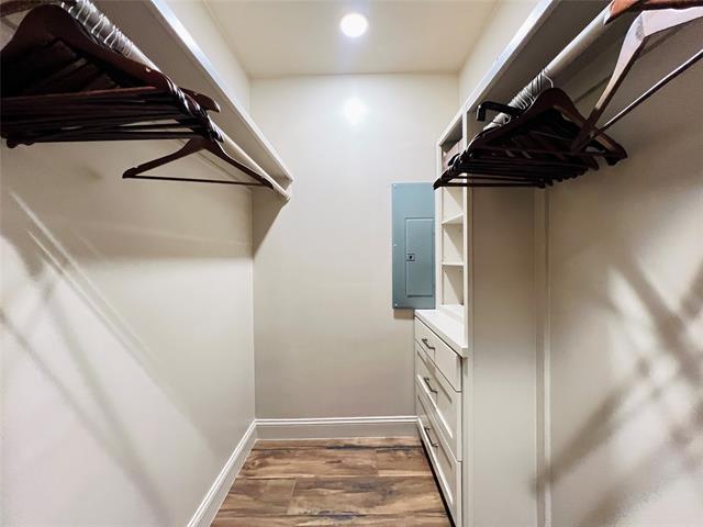 Building Photo - 6211 W Northwest Hwy