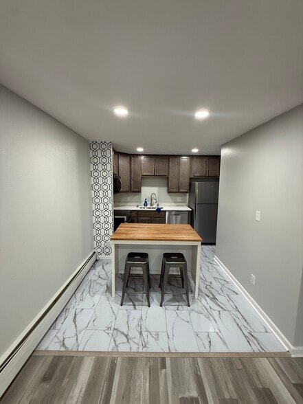 Building Photo - 4808 Chalet Dr