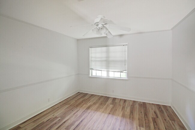 Building Photo - 54 Willowbrook Ln