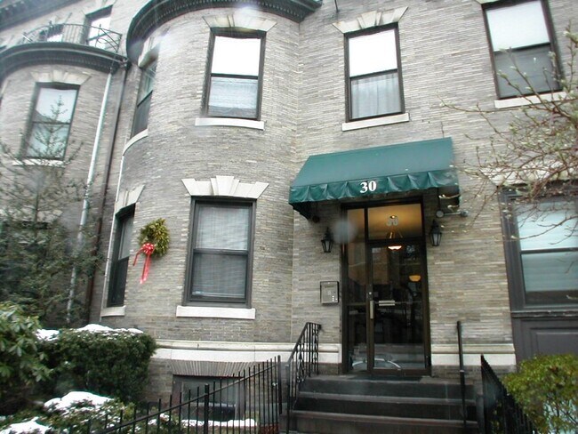 Building Photo - 30 Peterborough St