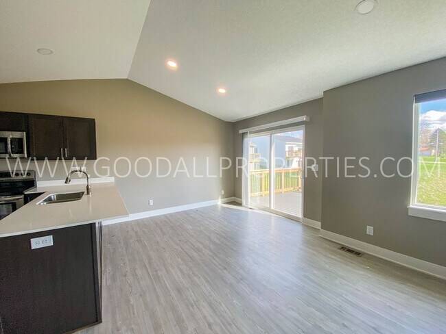 Building Photo - Must See this 4 Bedroom Walkout Ranch in Desoto