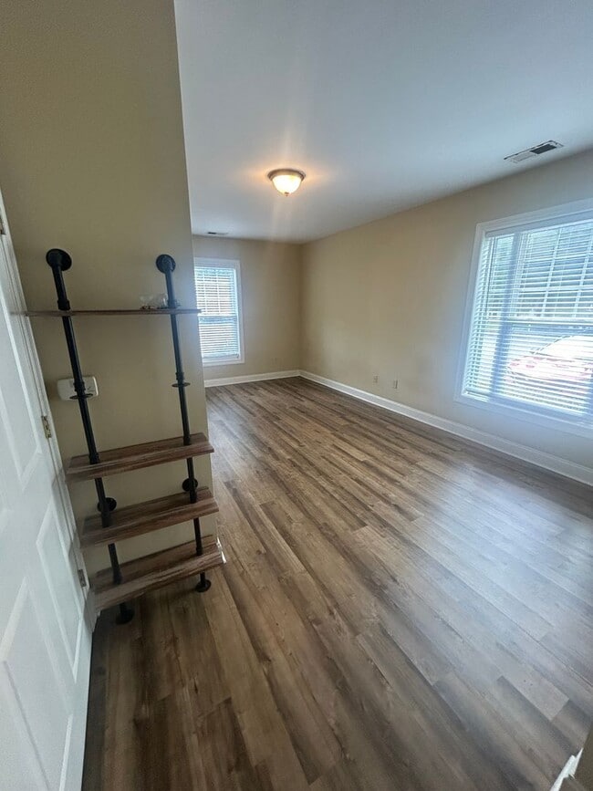 Building Photo - BUDGET BUSTER!  1st floor studio in the World Tour community