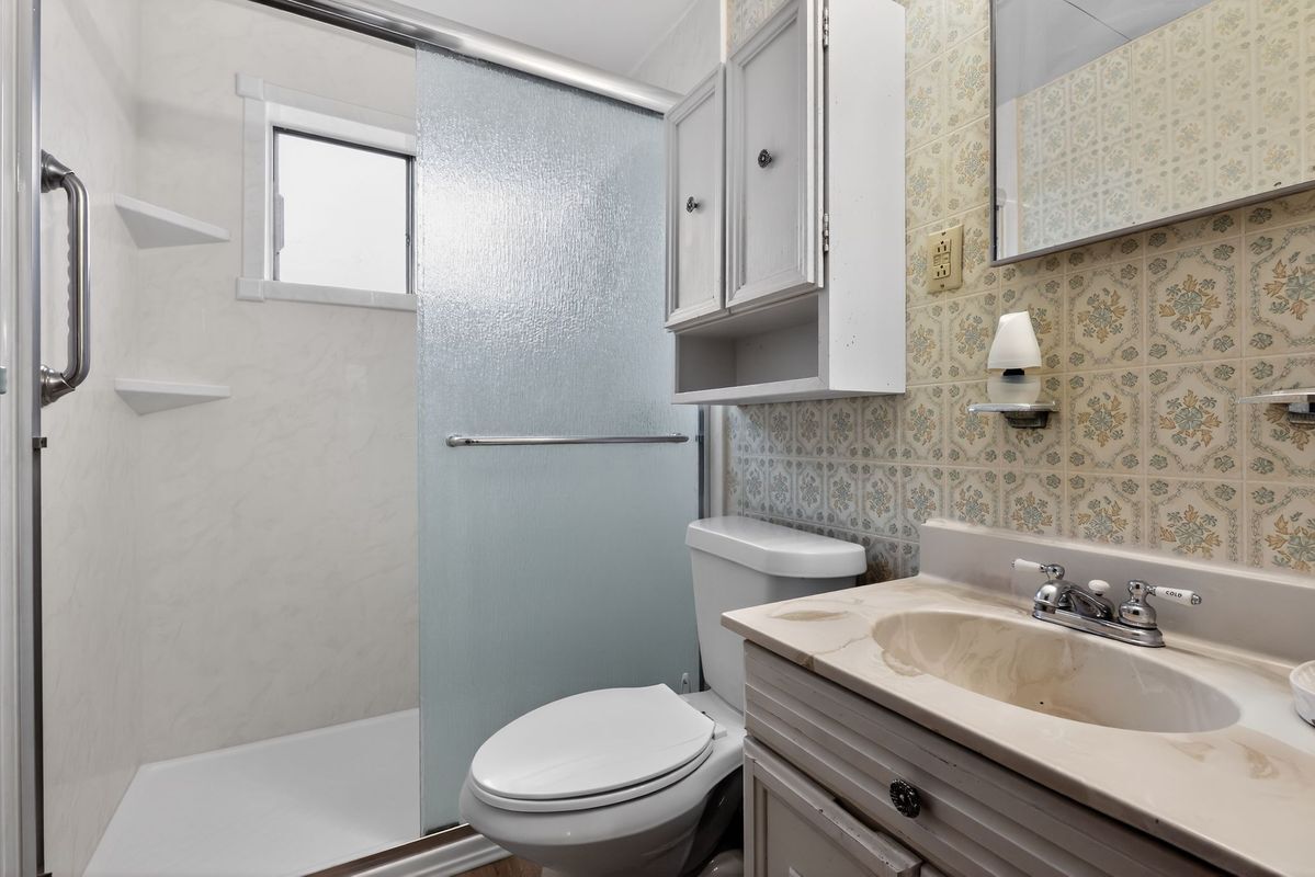 Building Photo - 213 Tilford Rd