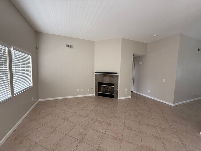 Building Photo - Remodeled Three Bedroom Two Bath in Hemet!