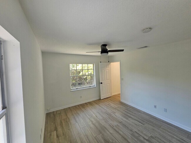 Building Photo - 1406 36th Ave