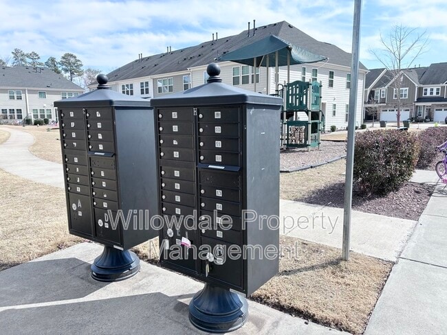 Building Photo - 1112 Lakebrink Dr