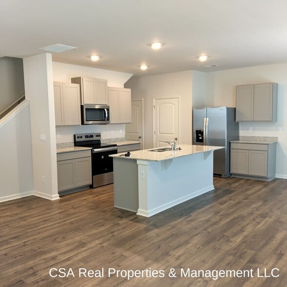 Building Photo - 8240 Bluewater Dr