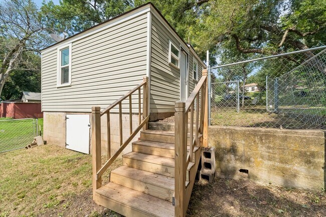 Building Photo - 2 bed, 1 bath home in Lexington, OK