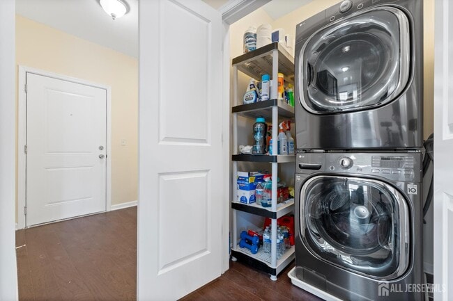 Building Photo - 917 Campbell St