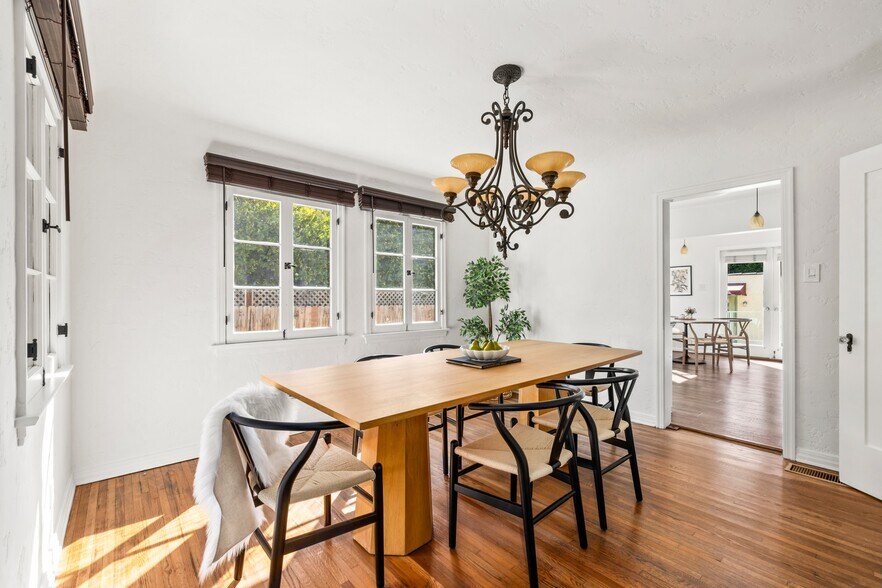 Building Photo - 2327 Midvale Ave