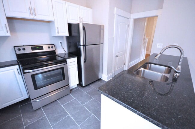 Building Photo - 24 E Blake Ave