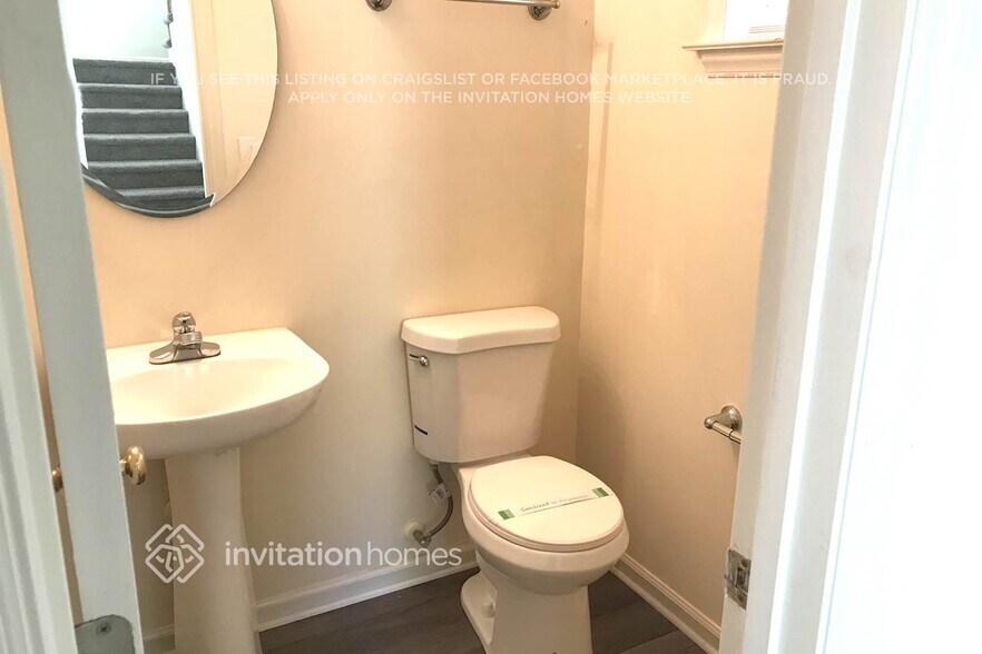 Building Photo - 10400 Neland St