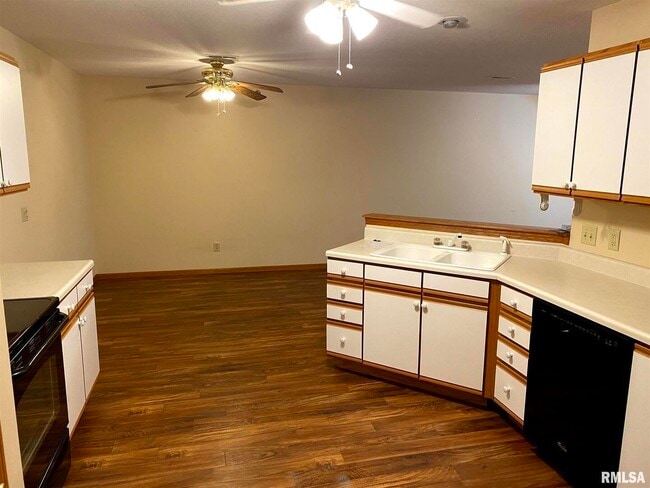 Building Photo - 3804 Creek Hill Dr