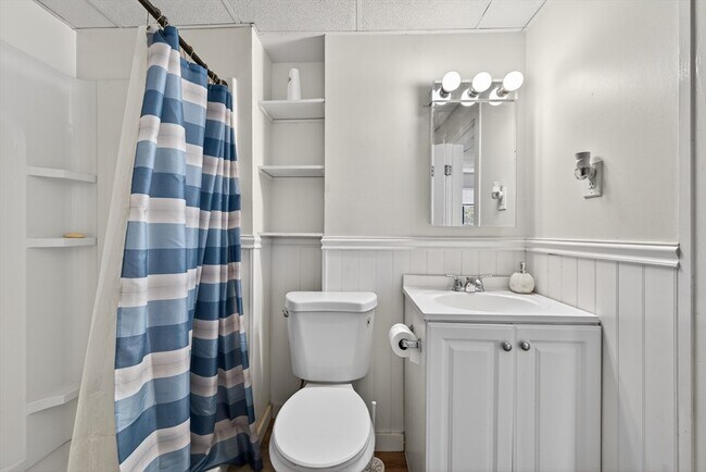 Building Photo - 42 Almont St