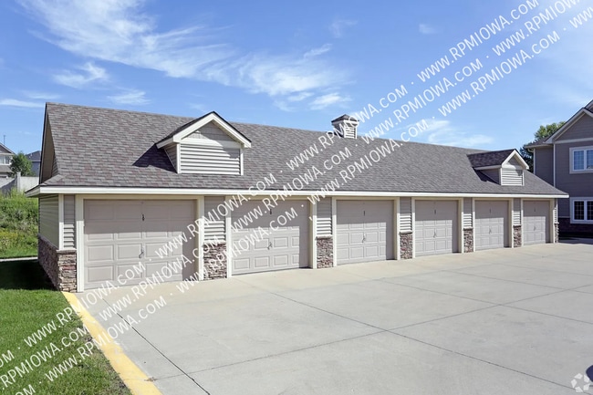 Building Photo - 14105 Airline Ave