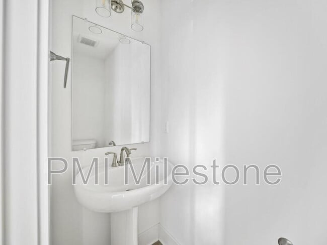 Building Photo - 11089 Gopher Dr N