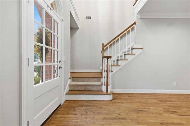 Building Photo - 3194 Windsor Lake Dr NE