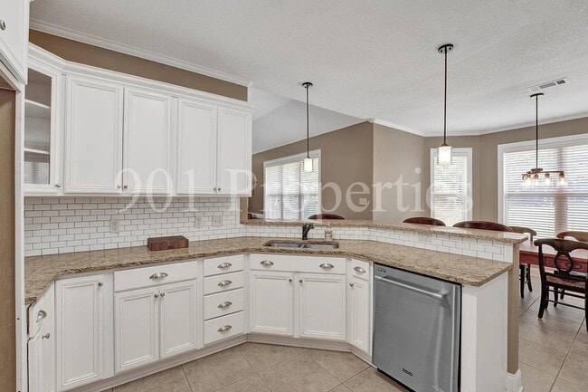 Building Photo - 5967 Carters Bluff Dr