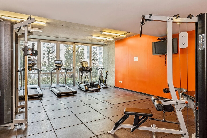 Gym - 659 W Randolph St