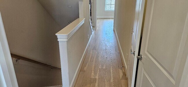 Building Photo - 712 Cage St