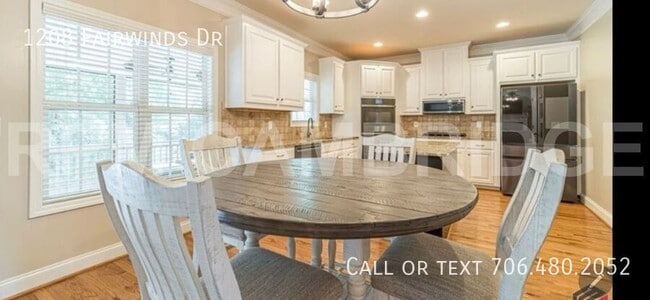Building Photo - 1208 Fairwinds Dr