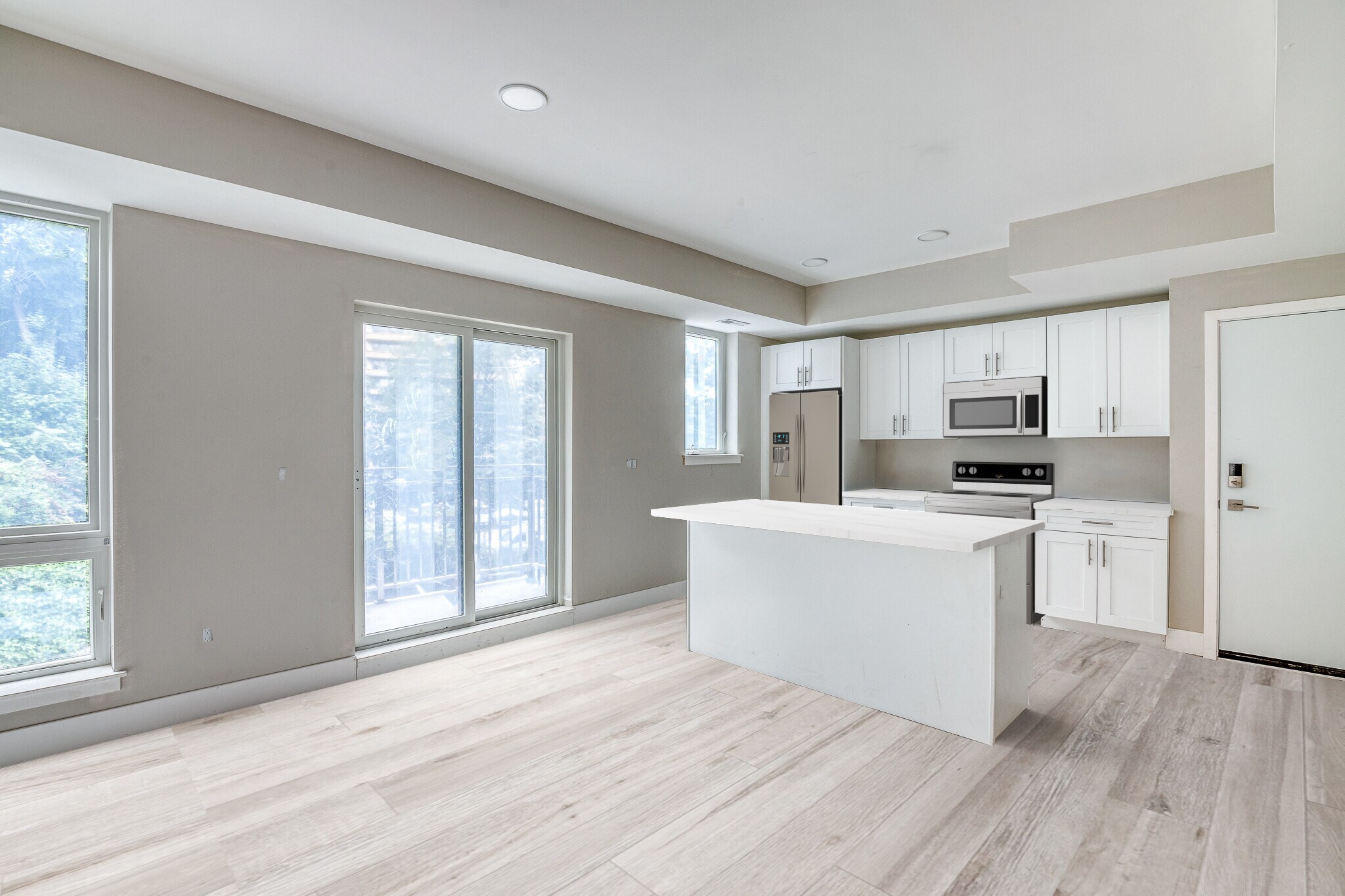 Building Photo - 1952 Bryn Mawr Ave