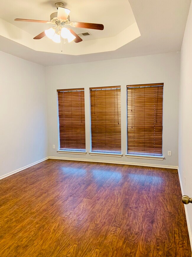 Building Photo - 1613 Makayla Ln