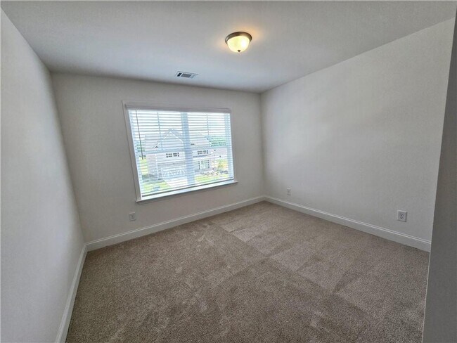 Building Photo - 7372 Rocklin Ln