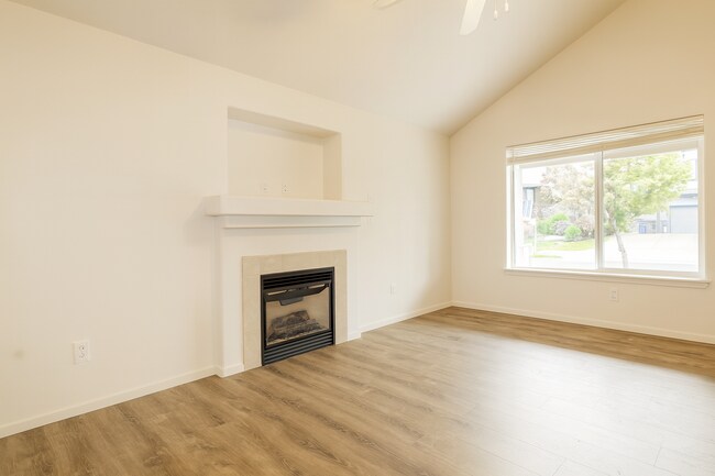 Building Photo - Modern Duplex with Garage and Backyard