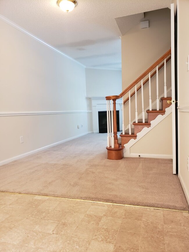 Building Photo - 2-bedroom, 2.5 bathroom townhome