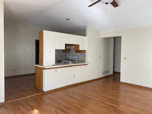 Building Photo - 3580 Frenchpark Dr