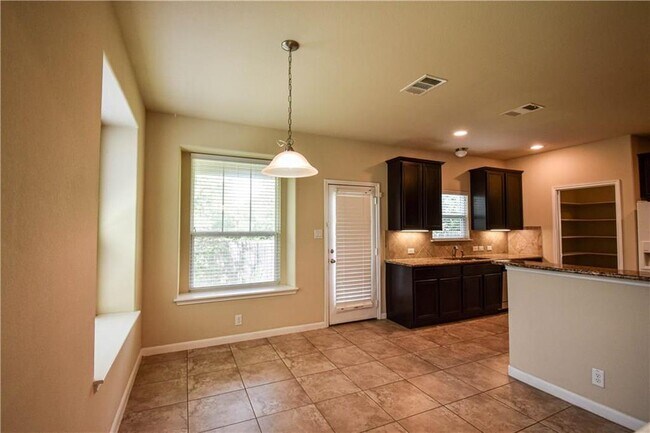 Building Photo - 8548 White Ibis Dr