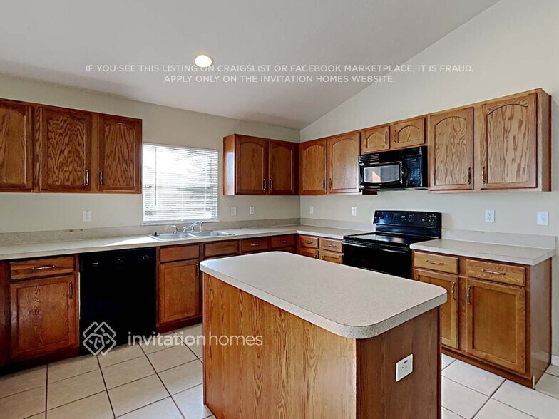 Building Photo - 4610 Sandhurst St