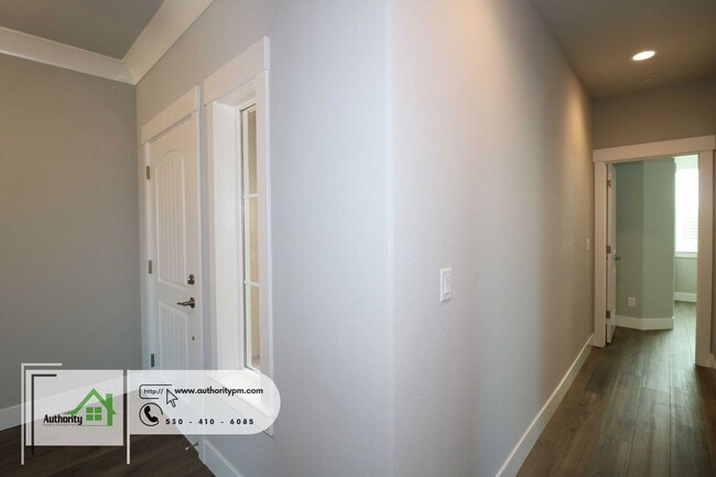 Building Photo - 2879 Calaveras Ct