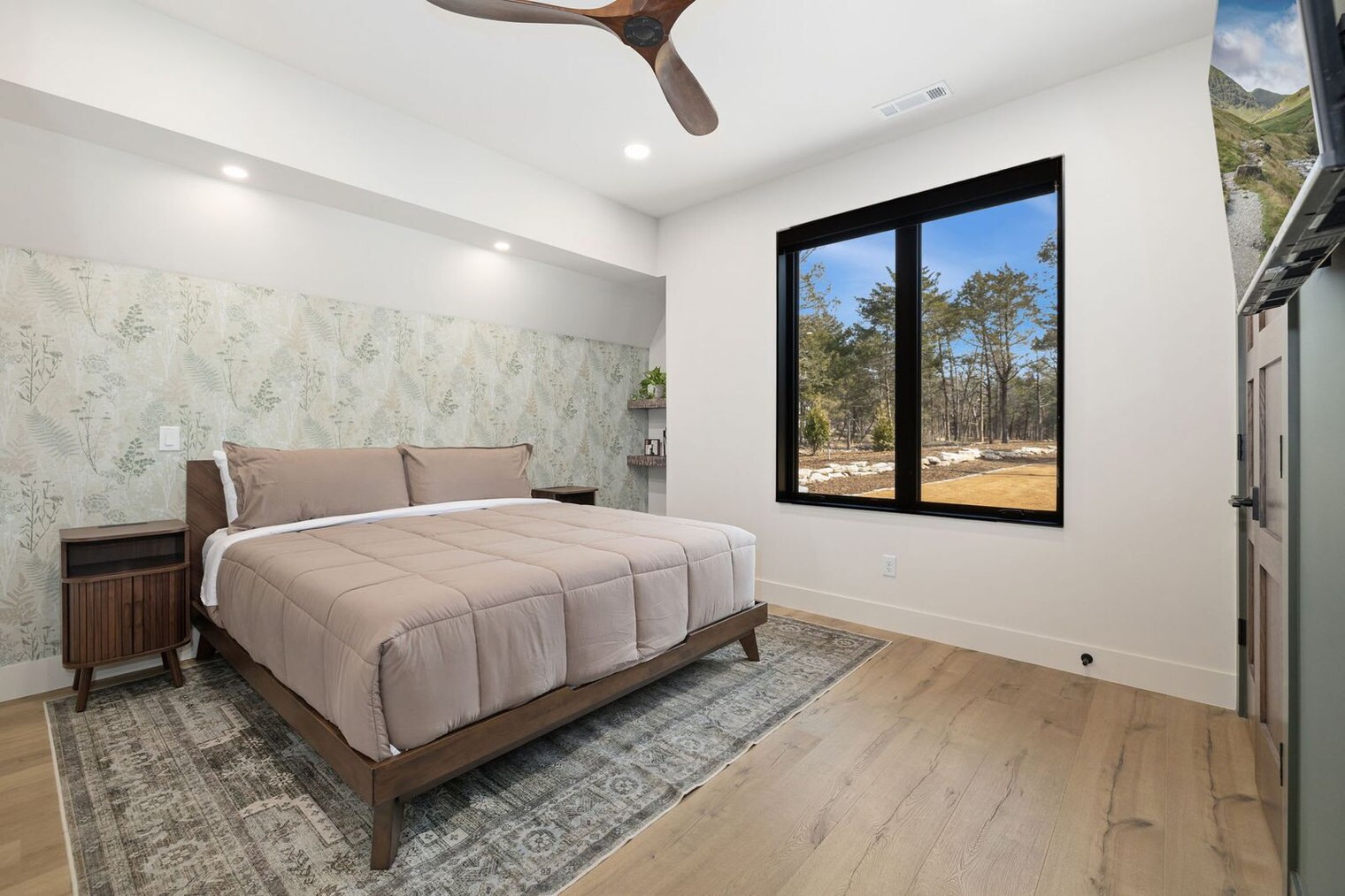 Building Photo - 9770 Larkin Ln