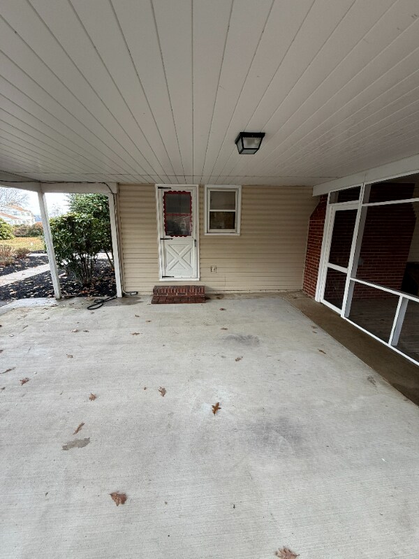 Building Photo - 98 Lynnhaven Dr