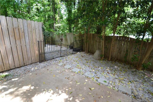 Building Photo - 308 Black Bird Ct