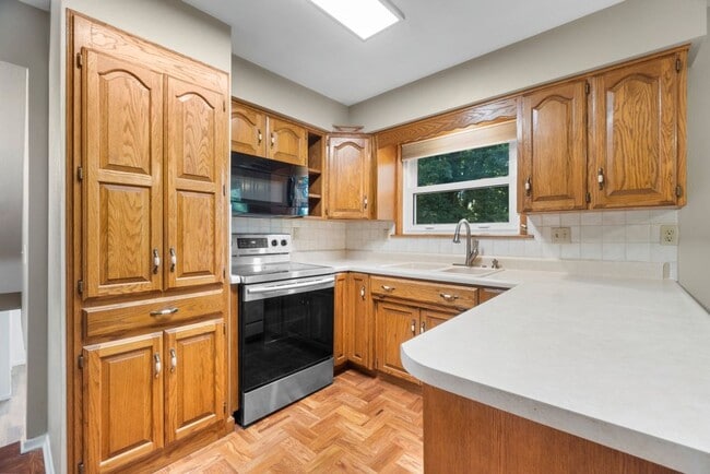 Building Photo - Beautiful House in Cape