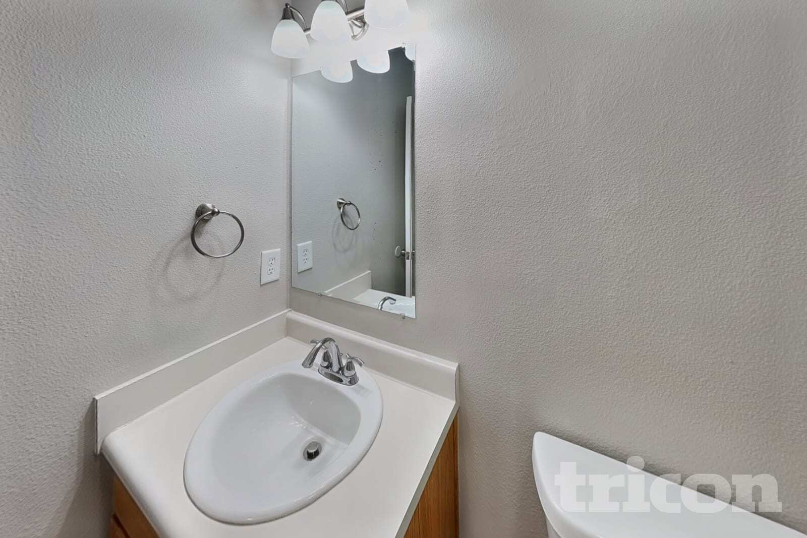 Building Photo - 746 Streamside Dr