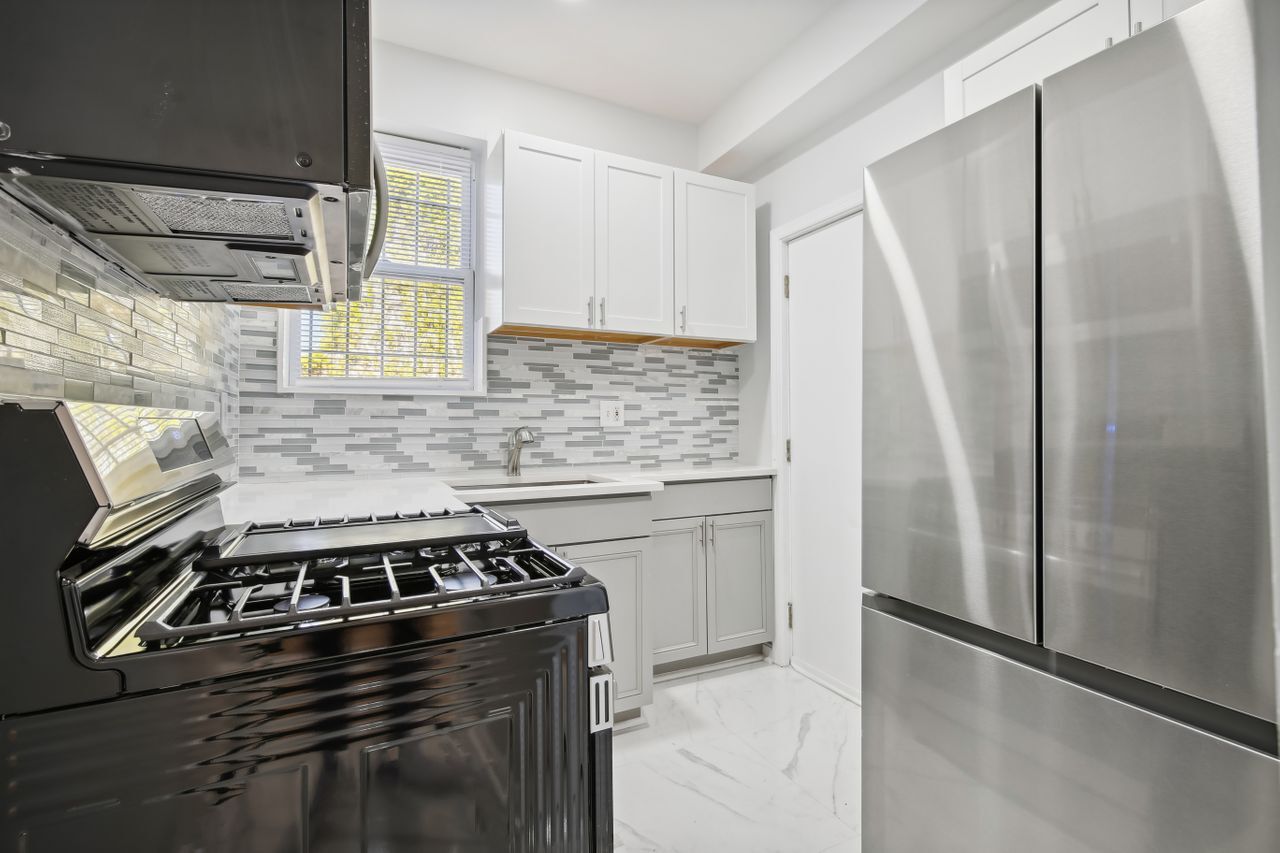 Building Photo - 1110 3rd St NE