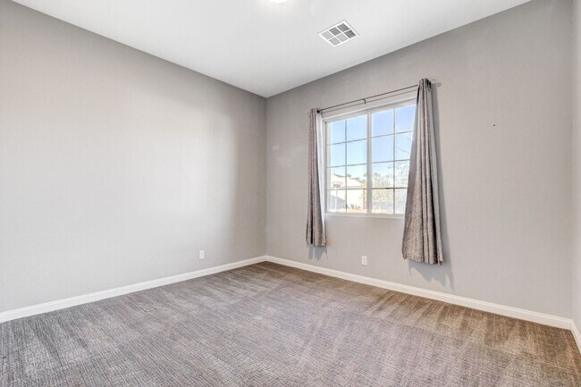 Building Photo - Bermuda & Pyle