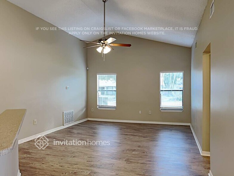 Building Photo - 785 Kara Cir