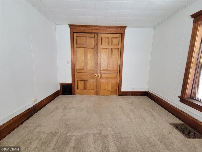 Building Photo - 210 N Fremont St