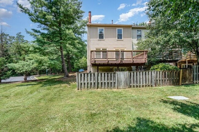 Building Photo - 10701 Houck Dr