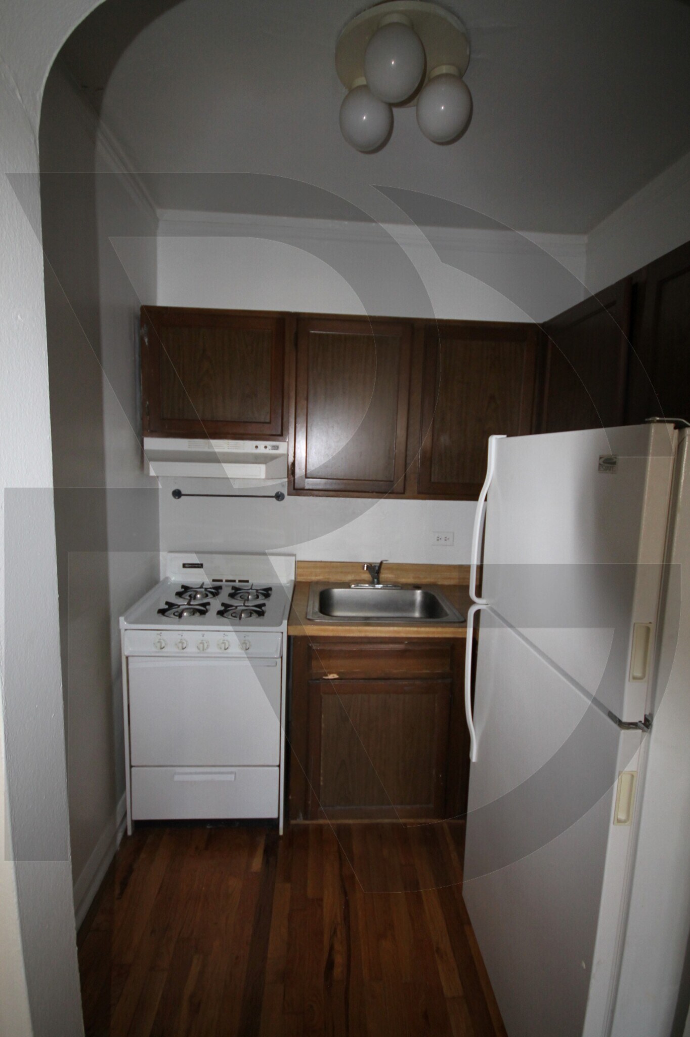 Building Photo - 851 W Wolfram St